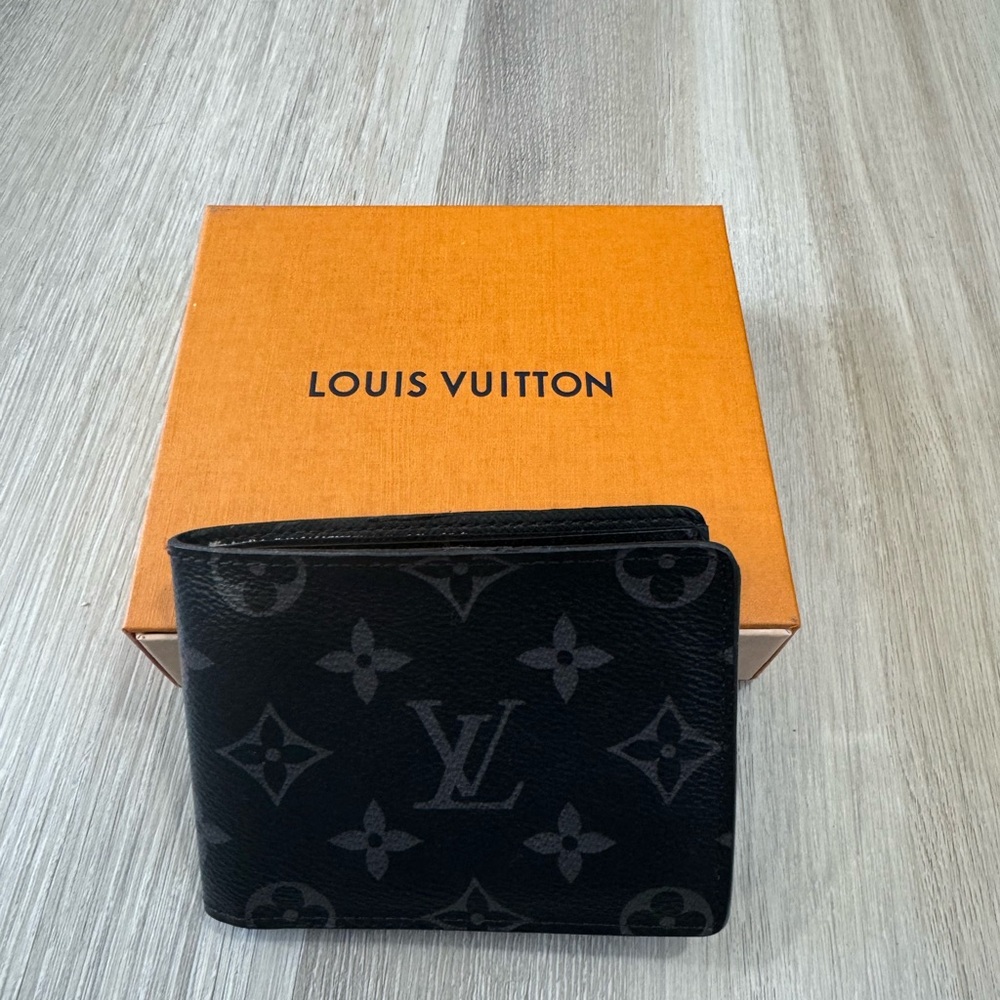 Louis Vuitton Men’s Wallet